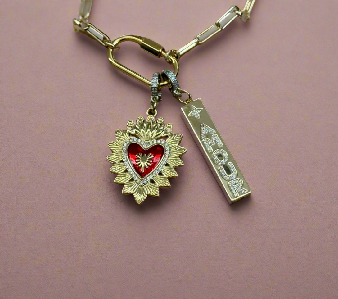 Amour Luster Charm